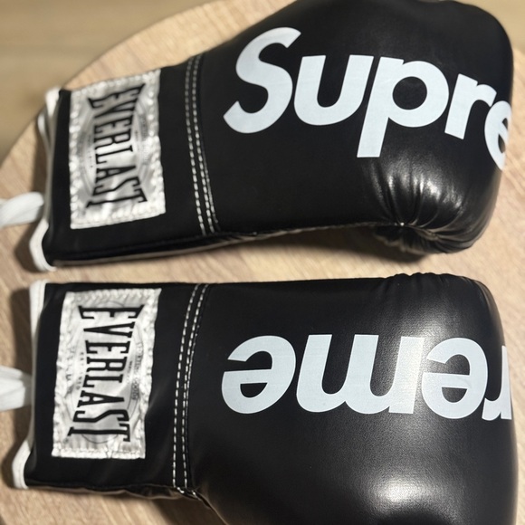 Supreme boxing gloves 14oz cst me - Main Image